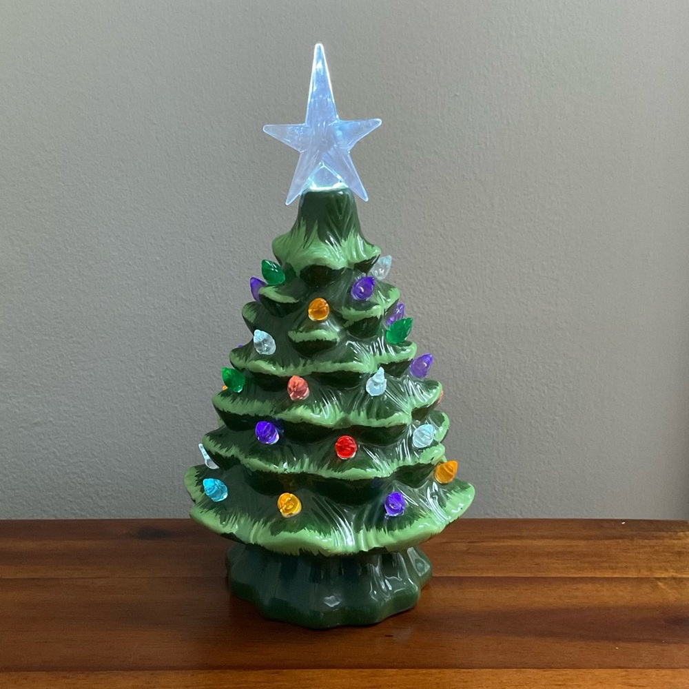 7” Ceramic Light-Up Christmas Tree Star Timer Battery Operated